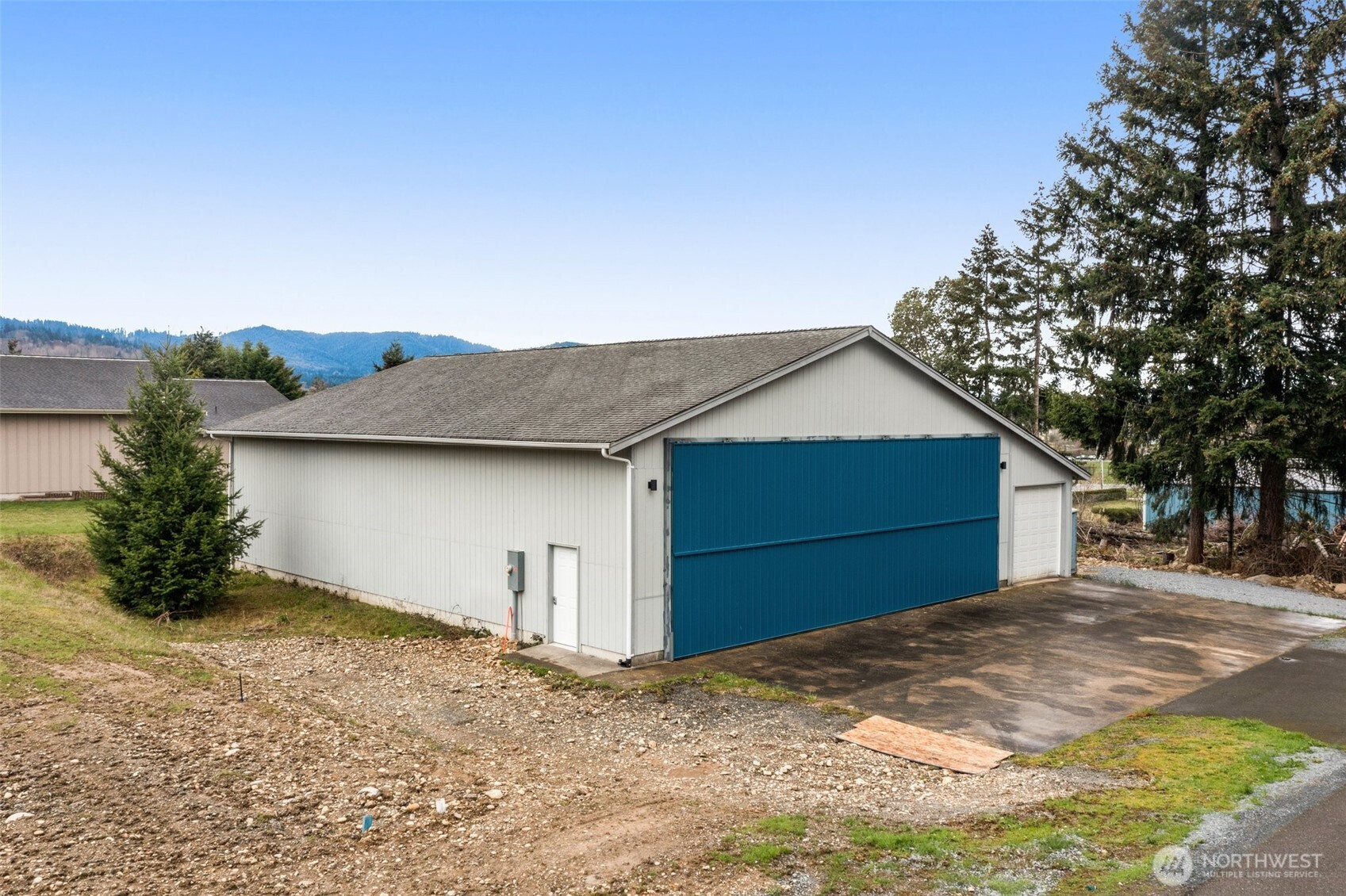 427 Jet Street E