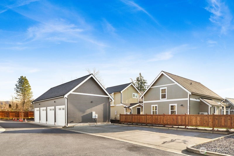 530 E Sunset Drive 14