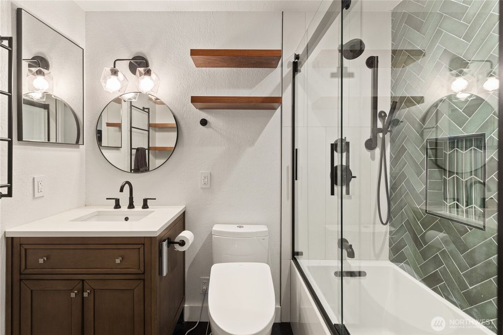 Photo of 16817 Larch Way #F206, Lynnwood, WA 98037 (MLS # 2458526)