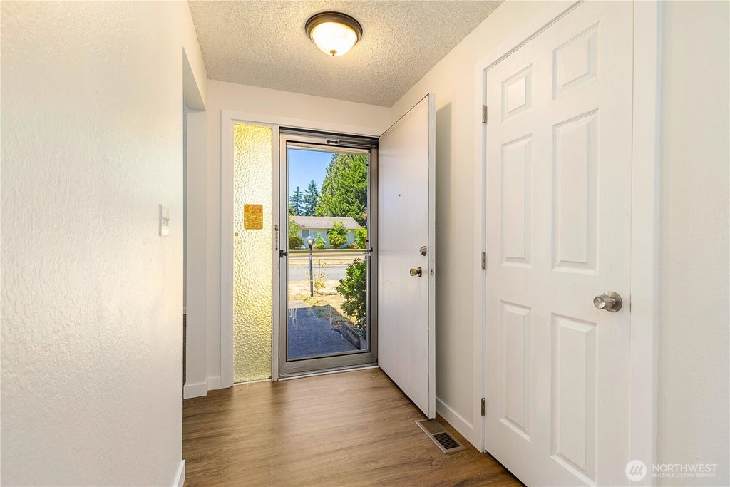 Photo of 17114 130th Avenue SE, Renton, WA 98058 (MLS # 2591826)