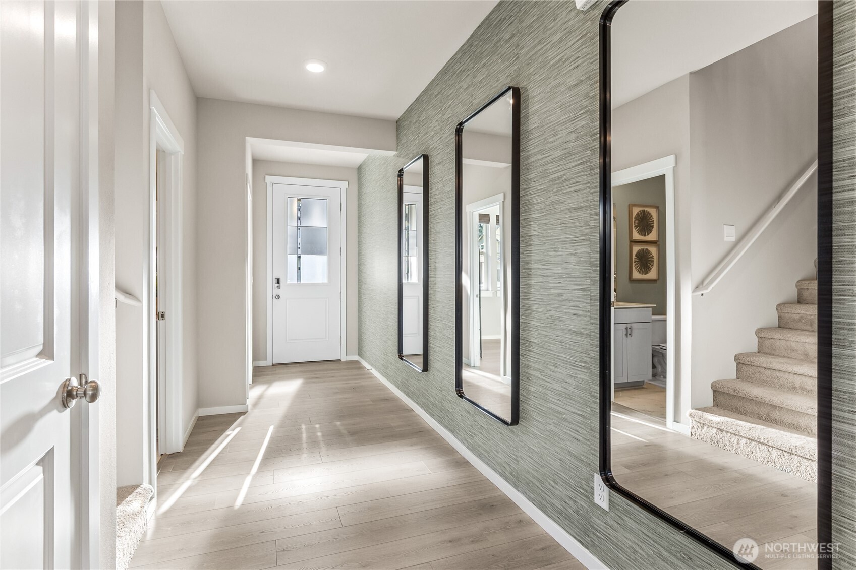 2439 Hyde Court NE 15