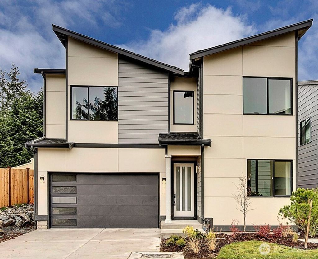 Photo of 4008 134th Street SW #6, Lynnwood, WA 98087 (MLS # 2352280)