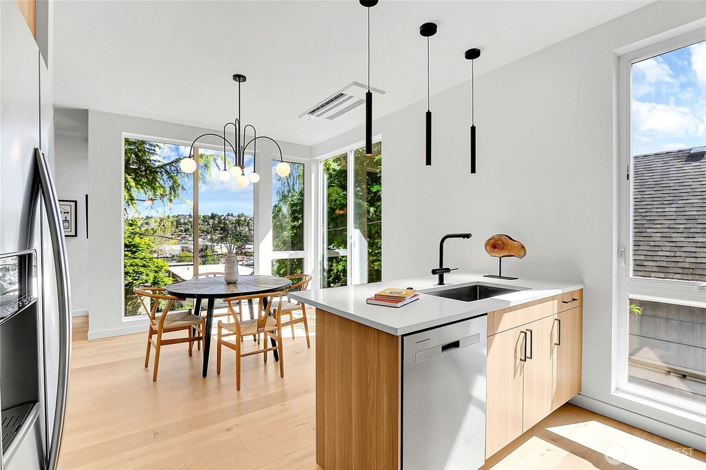 Photo of 627 B W Emerson Street, Seattle, WA 98119 (MLS # 2469529)