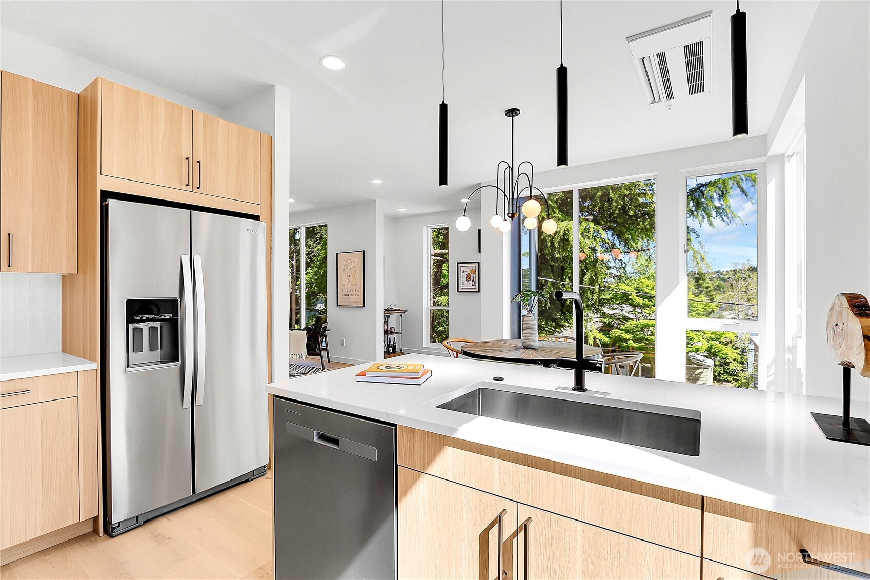 627 W Emerson Street