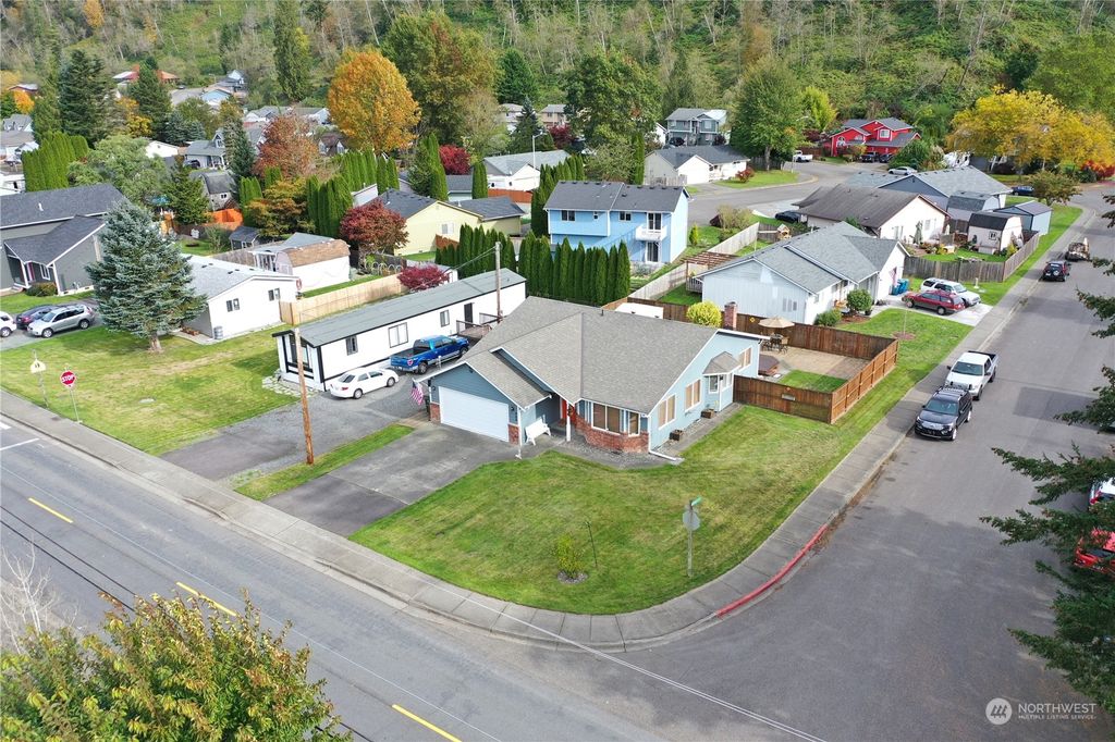 Photo of 400 8th Street, Sultan, WA 98294 (MLS # 2305493)