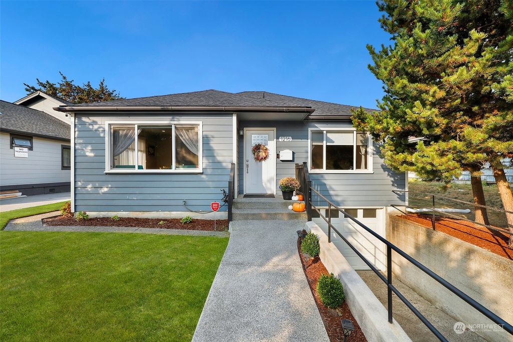 Photo of 1216 Lombard Avenue, Everett, WA 98201 (MLS # 2003394)