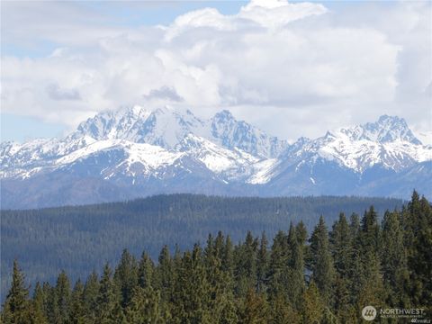 Photo of 831 Horse Heaven Road, Cle Elum, WA 98922 (MLS # 2500202)