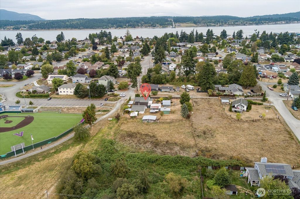 Photo of 1311 H Avenue, Anacortes, WA 98221 (MLS # 2499021)