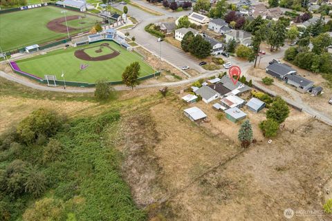 Photo of 1311 H Avenue, Anacortes, WA 98221 (MLS # 2499021)