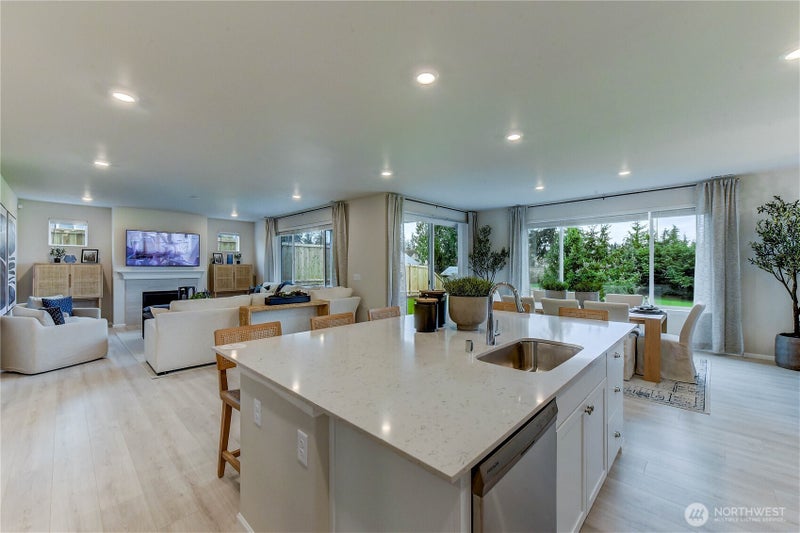 4968 Capilano Lane SW