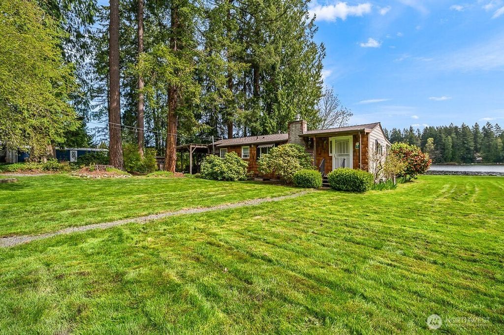 Photo of 13828 Lake Kathleen Drive SE, Renton, WA 98059 (MLS # 2359445)