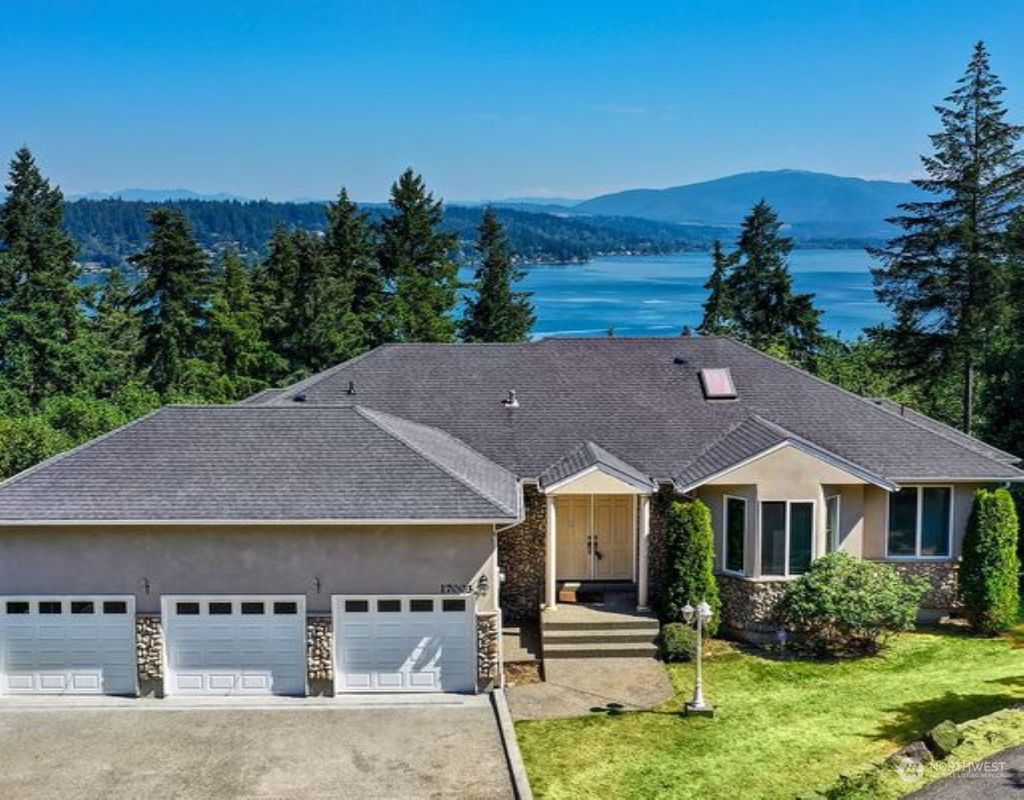 Photo of 17003 SE 14th Lane, Bellevue, WA 98008 (MLS # 2046460)