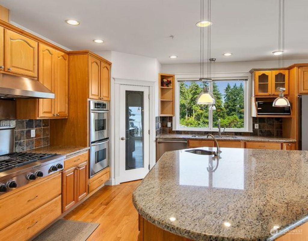 Photo of 17003 SE 14th Lane, Bellevue, WA 98008 (MLS # 2046460)