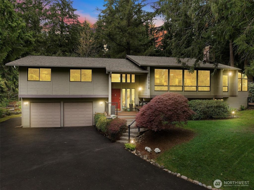 Photo of 23612 NE 72nd Street, Redmond, WA 98053 (MLS # 2367329)