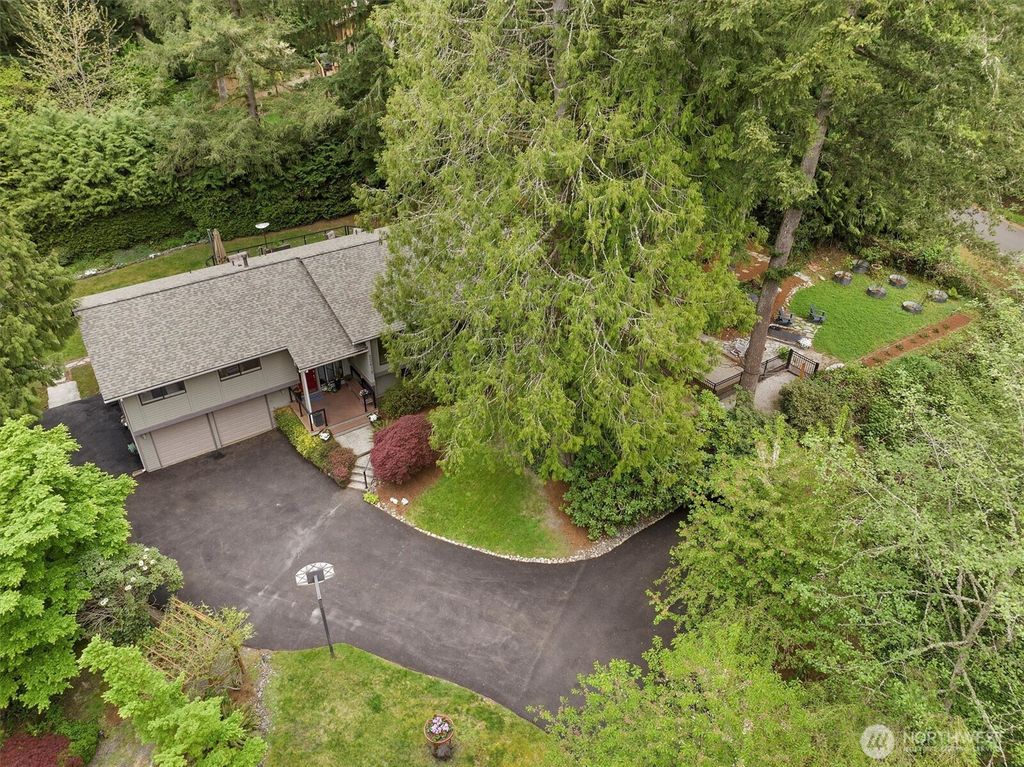 Photo of 23612 NE 72nd Street, Redmond, WA 98053 (MLS # 2367329)