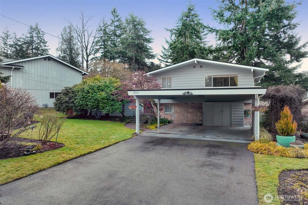 Photo of 12511 SE 53rd Street, Bellevue, WA 98006 (MLS # 2327360)