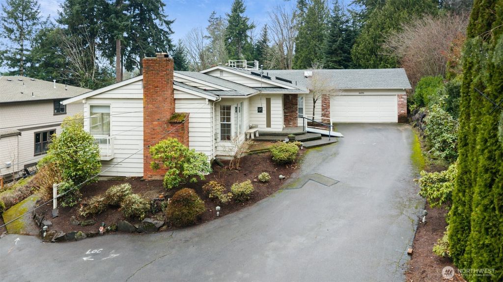 Photo of 6420 NE 129th Place, Kirkland, WA 98034 (MLS # 2531966)