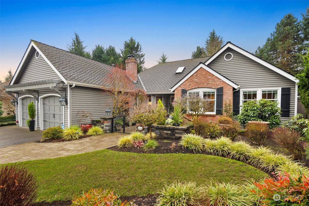 Photo of 14513 NE 61 Street, Redmond, WA 98052 (MLS # 2189265)