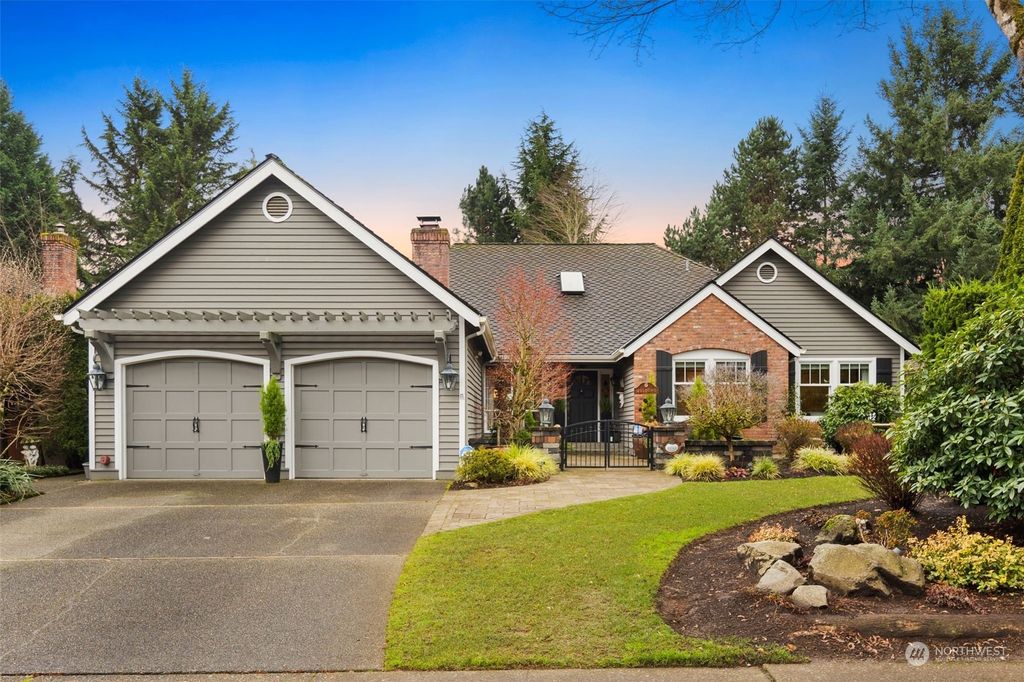 Photo of 14513 NE 61 Street, Redmond, WA 98052 (MLS # 2189265)