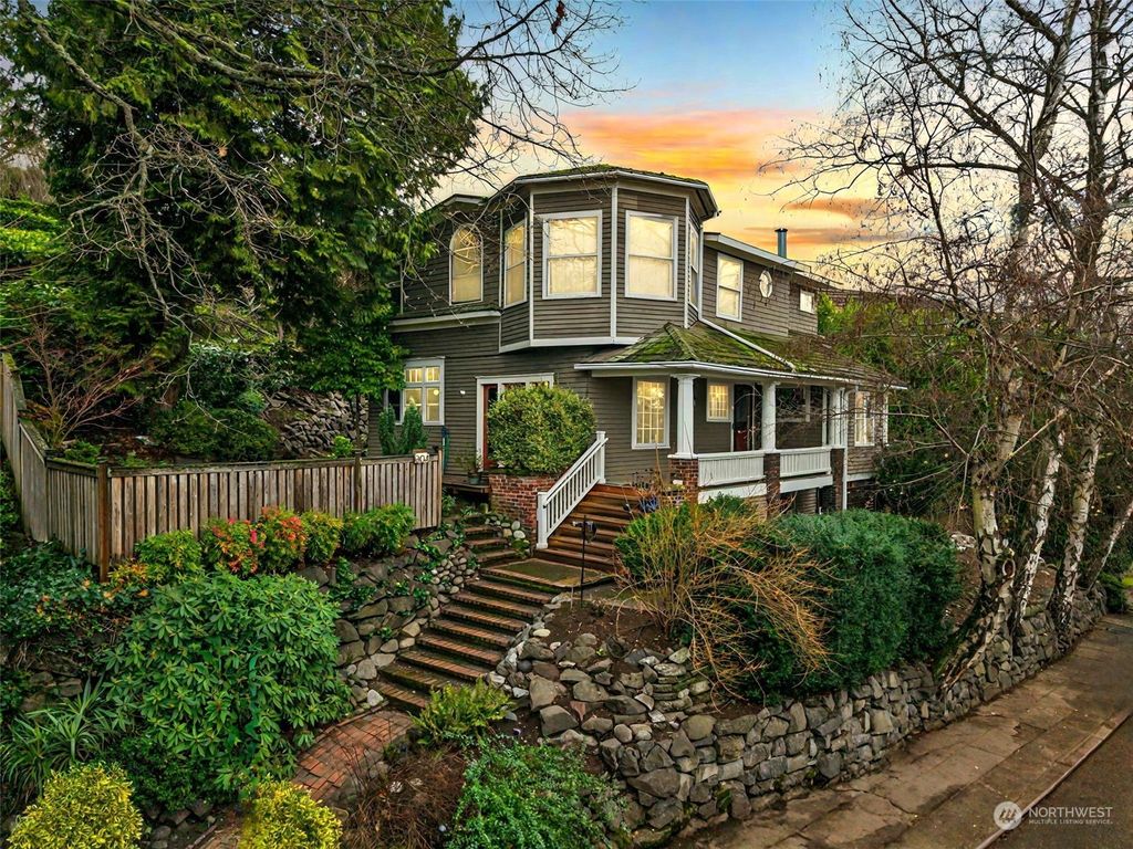 Photo of 904 8th Avenue W, Seattle, WA 98119 (MLS # 2320505)