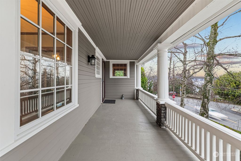 Photo of 904 8th Avenue W, Seattle, WA 98119 (MLS # 2320505)