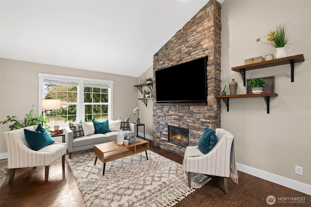 Photo of 33339 40th Avenue SW, Federal Way, WA 98023 (MLS # 2482877)