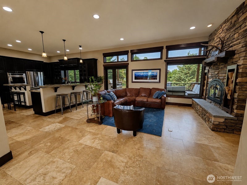 5186 Vista Heights Place