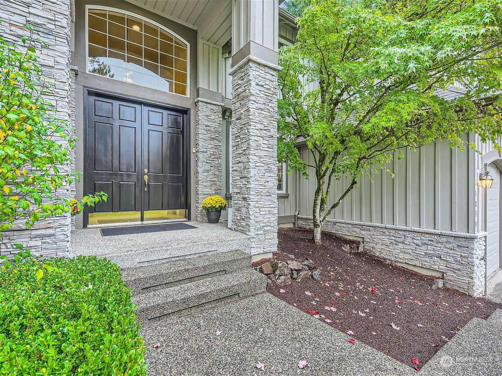 Photo of 11054 167th Court NE, Redmond, WA 98052 (MLS # 2170946)