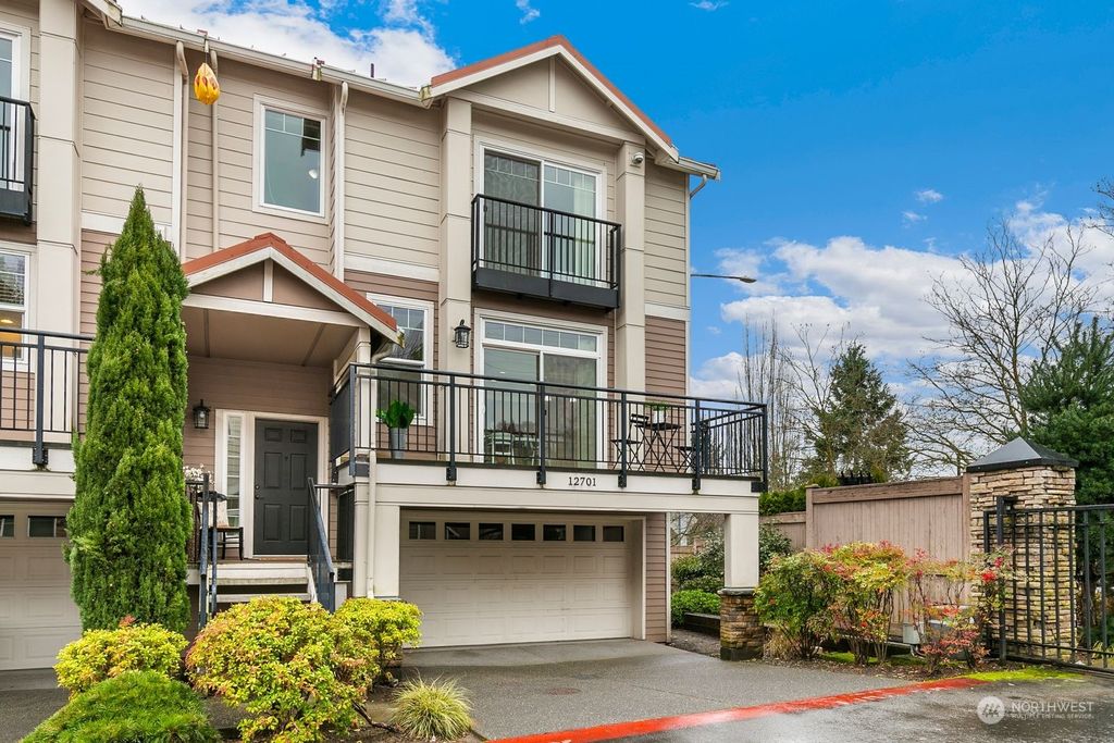 Photo of 12701 SE 41st Place Pl #323, Bellevue, WA 98006 (MLS # 2197575)