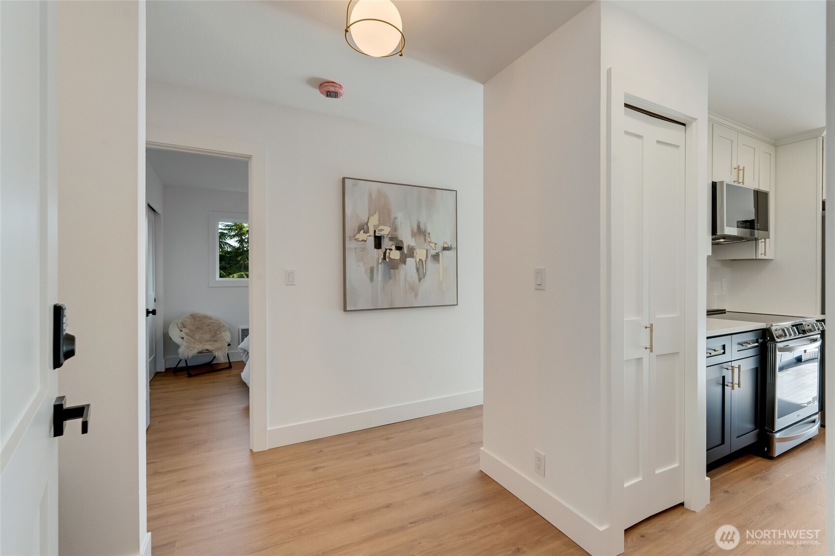 321 Bellevue Way SE 401