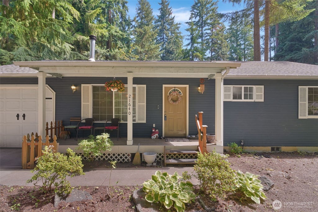 Photo of 21640 N Clear Lake Blvd Blvd SE, Yelm, WA 98597 (MLS # 2548854)
