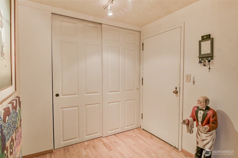 1910 Evergreen Park Drive SW 302