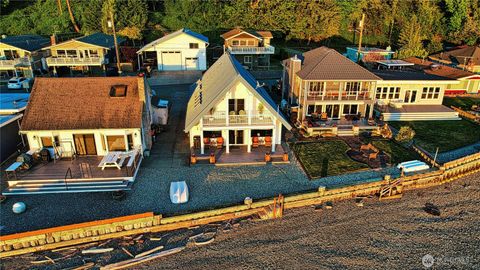 Photo of 14028 Evergreen Way Way, Stanwood, WA 98292 (MLS # 2443963)