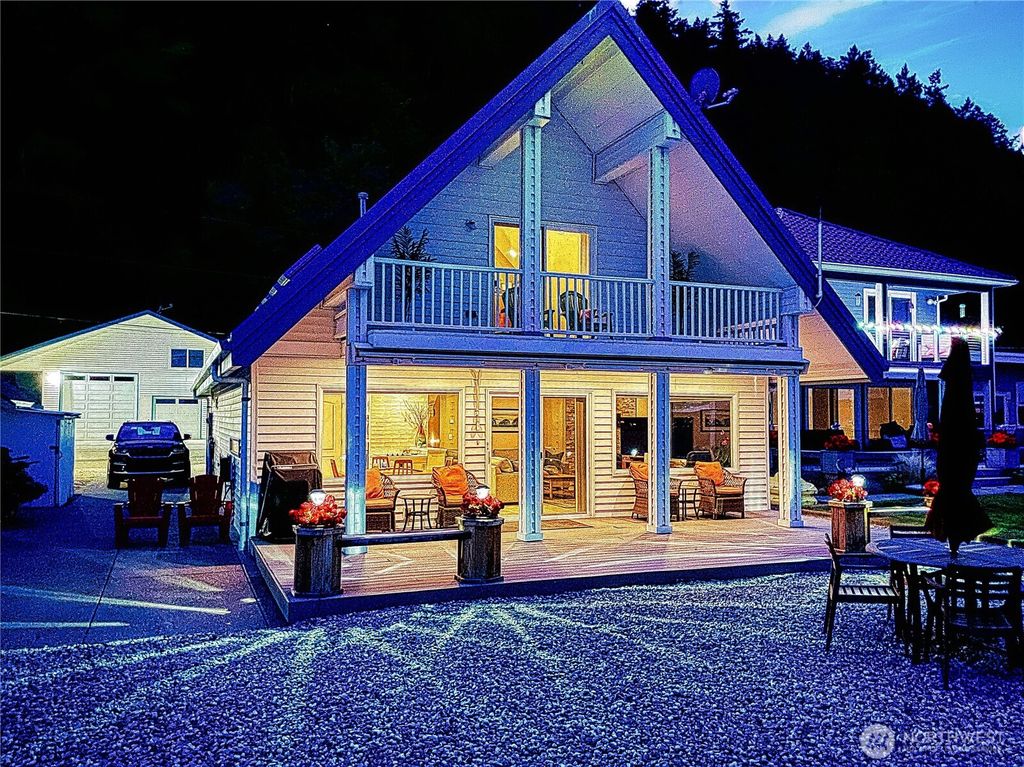 Photo of 14028 Evergreen Way Way, Stanwood, WA 98292 (MLS # 2443963)