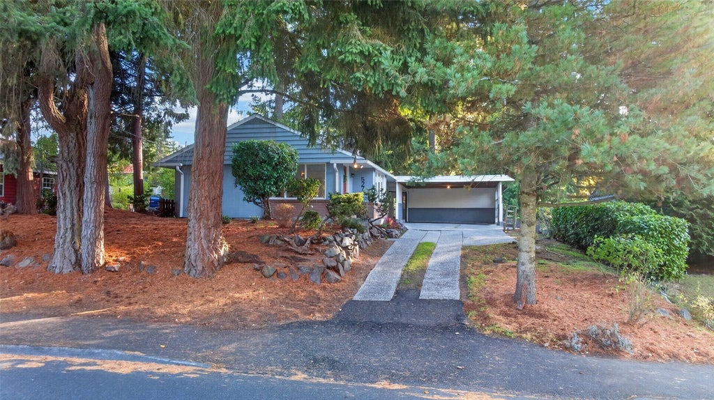 Photo of 527 N 172ND Street, Seattle, WA 98133 (MLS # 2597987)