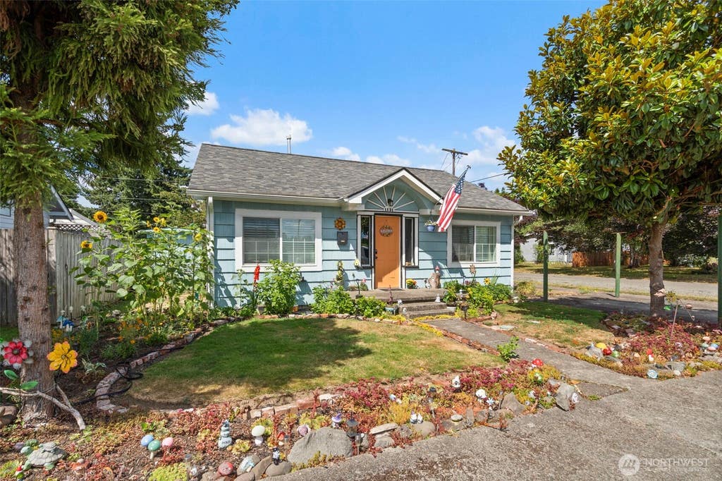 Photo of 1131 J Street, Centralia, WA 98531 (MLS # 2558347)