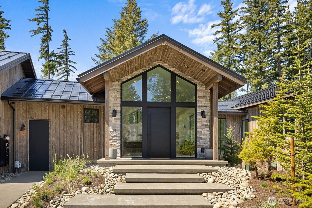 Photo of 1501 Kokanee Loop, Cle Elum, WA 98922 (MLS # 2507143)