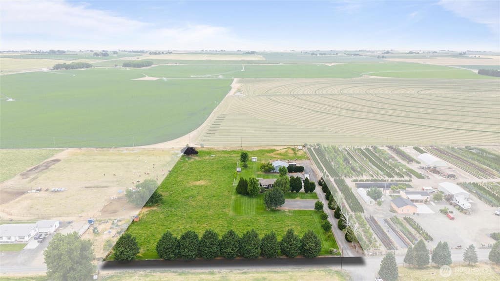 Photo of 500 Haworth Road, Pasco, WA 99301 (MLS # 2547252)