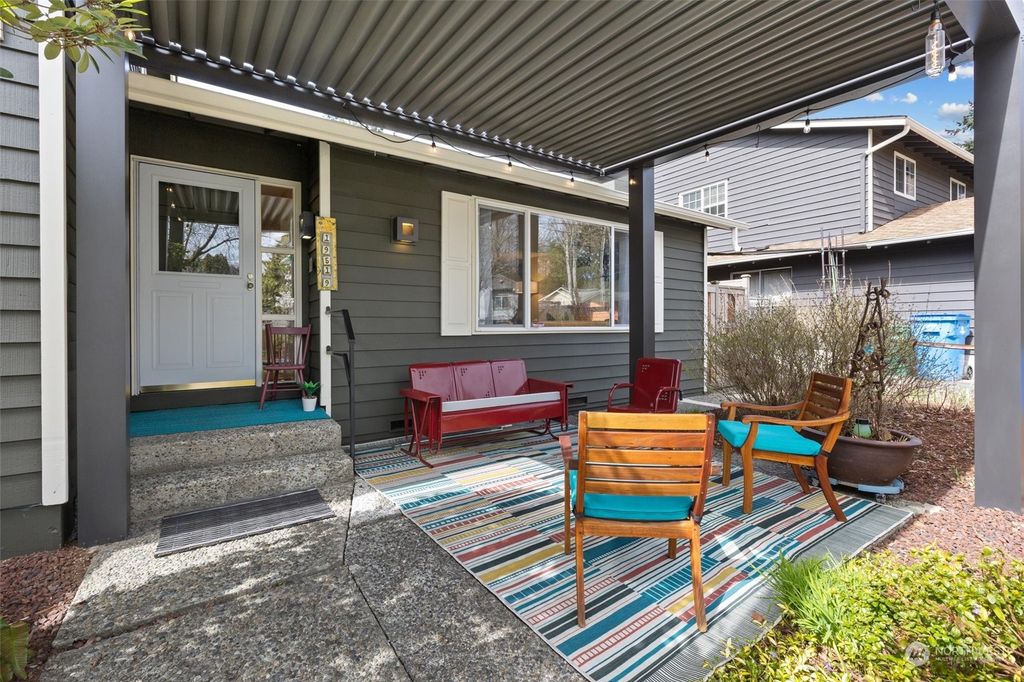 Photo of 19519 30th Avenue NE, Shoreline, WA 98155 (MLS # 2050608)