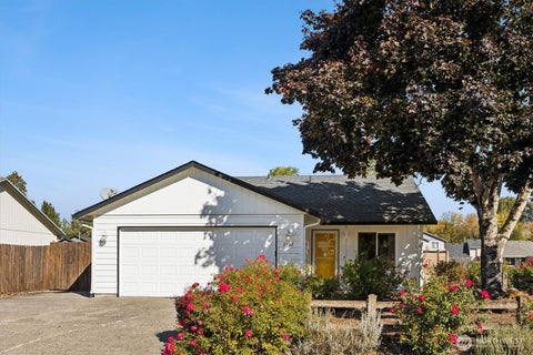 Photo of 2102 SW 7th Street, Battle Ground, WA 98604 (MLS # 2588285)