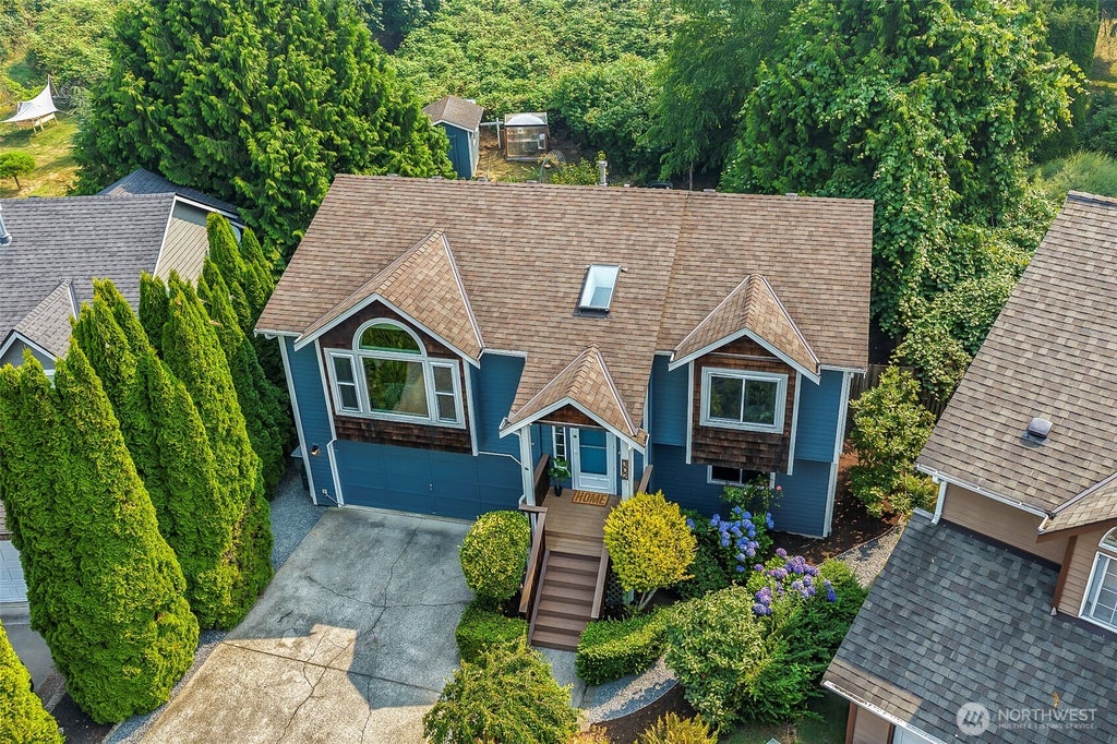Photo of 302 18th Place, Snohomish, WA 98290 (MLS # 2565767)