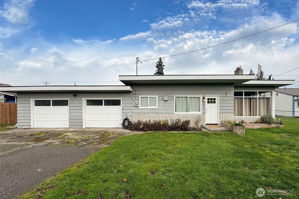 Photo of 413 E Orcas Avenue, Port Angeles, WA 98362 (MLS # 2492872)