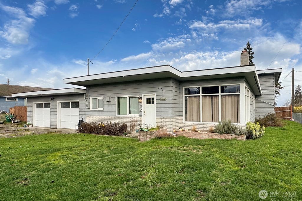 Photo of 413 E Orcas Avenue, Port Angeles, WA 98362 (MLS # 2492872)