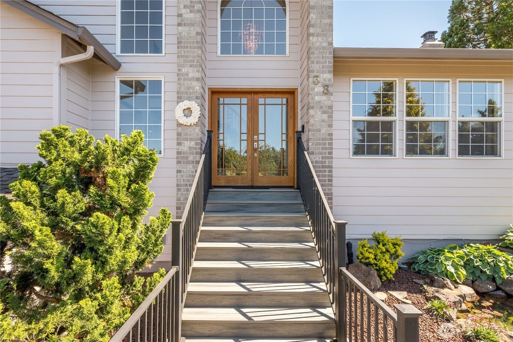 Photo of 38 View Ridge Circle, Longview, WA 98632 (MLS # 2540457)
