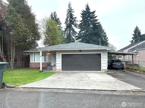 Photo of 1 PACIFIC Place #1, Longview, WA 98632 (MLS # 2576121)
