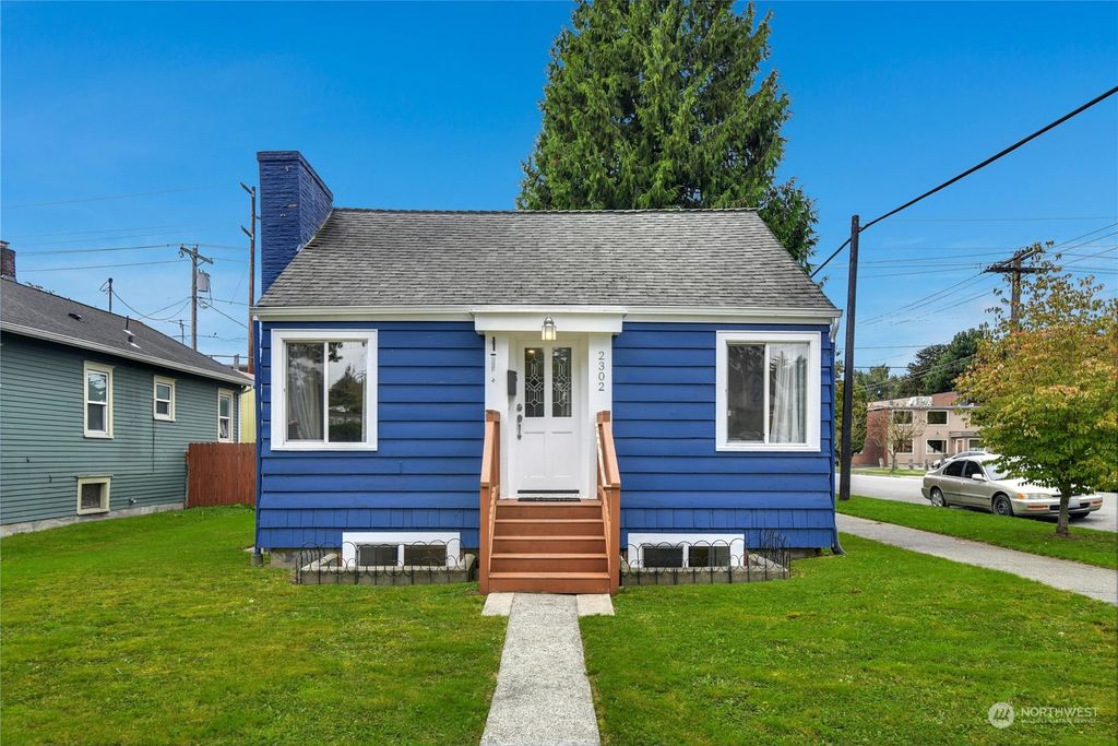 Photo of 2302 McDougall Avenue, Everett, WA 98201 (MLS # 2294413)
