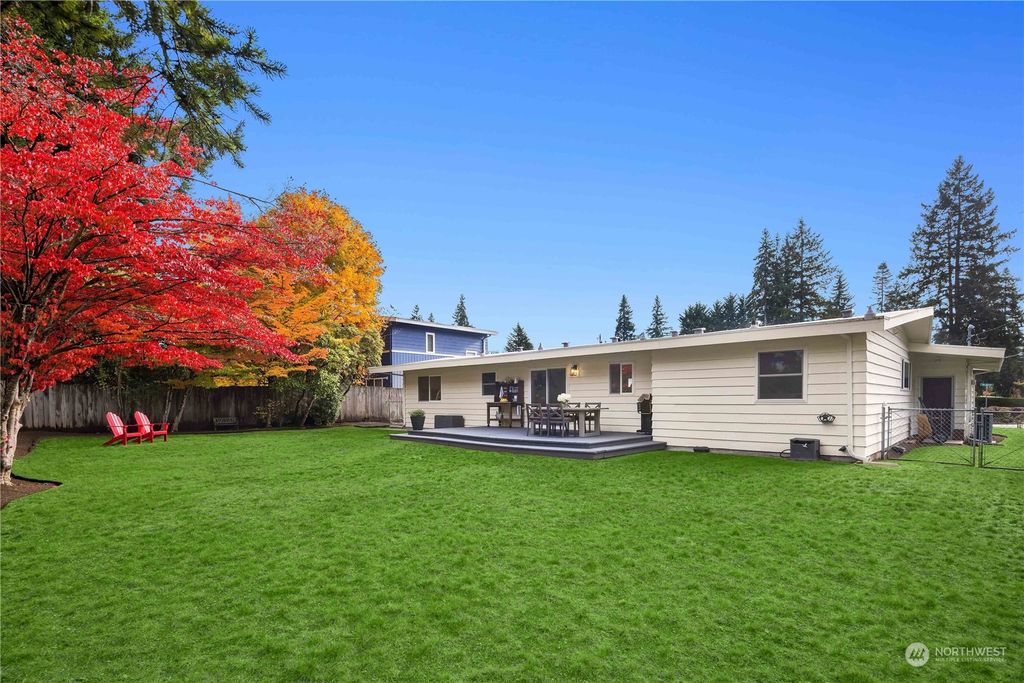 Photo of 15502 SE 25th Street, Bellevue, WA 98007 (MLS # 2195837)