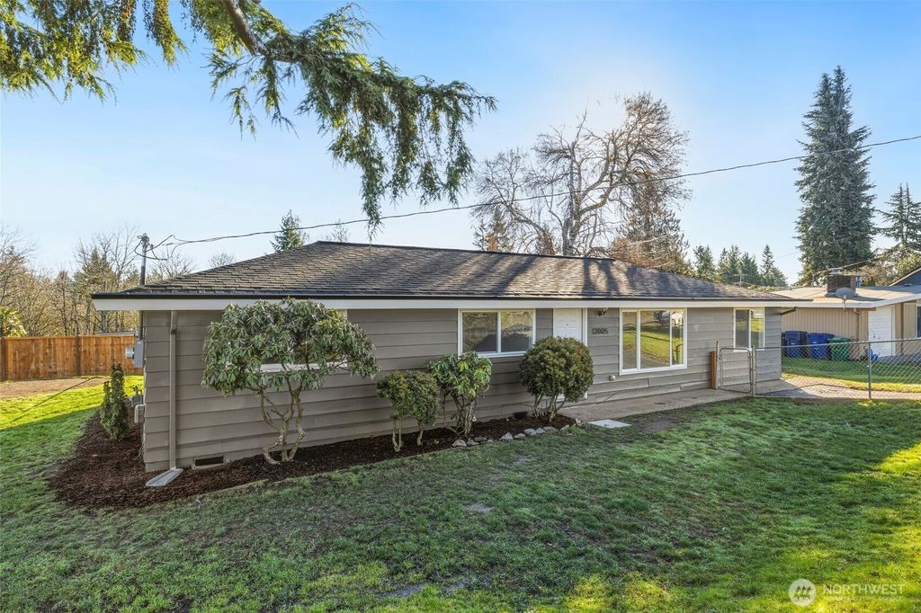 Photo of 12005 SE 157th Place, Renton, WA 98058 (MLS # 2502202)