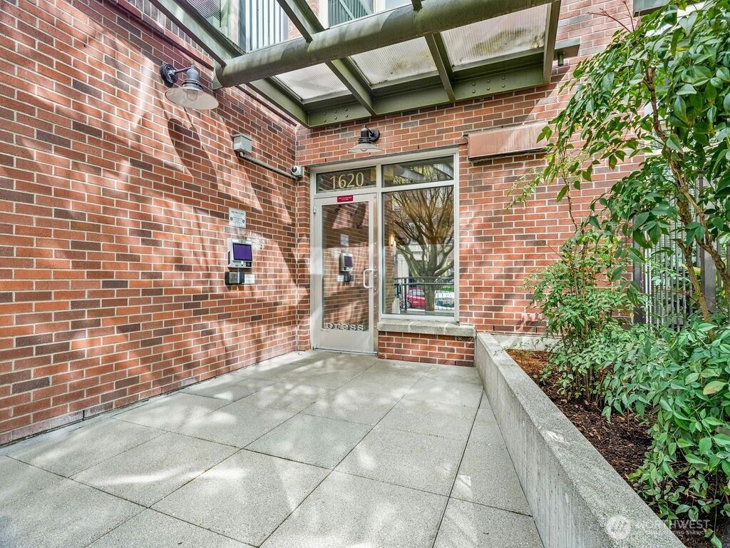 Photo of 1620 Belmont Avenue #322, Seattle, WA 98122 (MLS # 2371446)