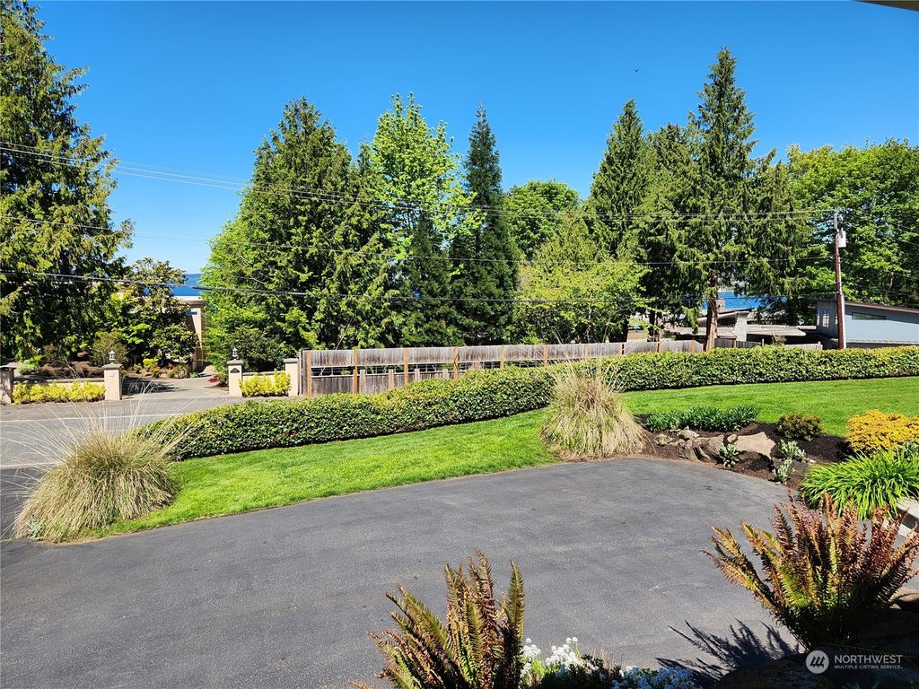 Photo of 8498 Talbot Road, Edmonds, WA 98026 (MLS # 2230904)